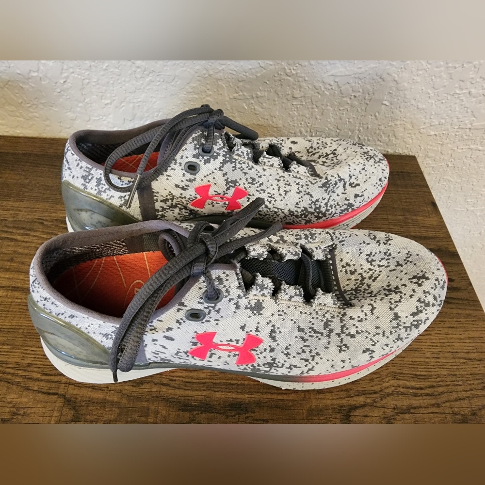 Size 8 Under Armour Bandit 3 Women's Sneakers Running Shoes Pink And Gray